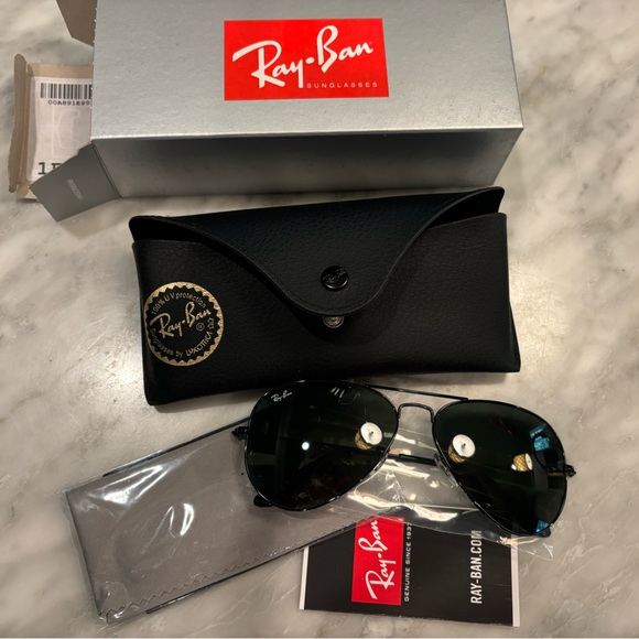 Unisex Ray Ban Aviator Sunglasses - Picture 1 of 3